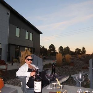 Meet your Posher, Emit amit